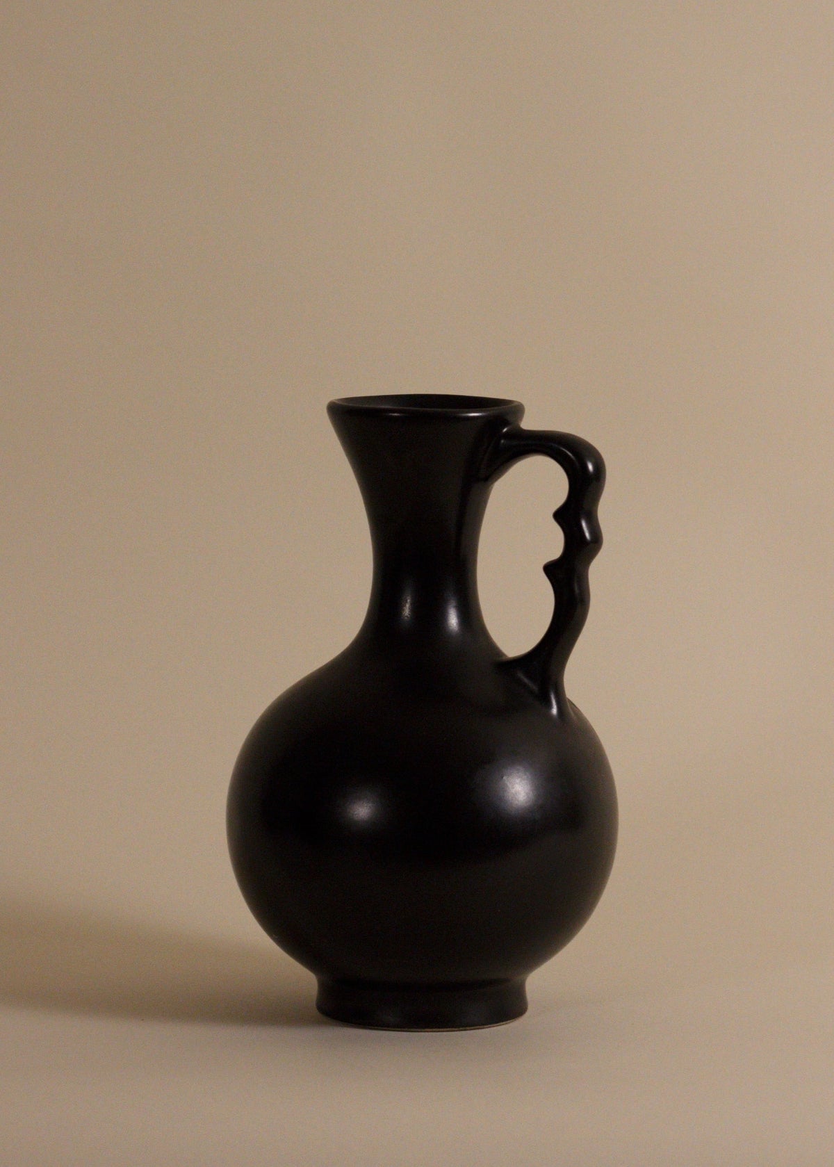 Red Wing Gunmetal Vase