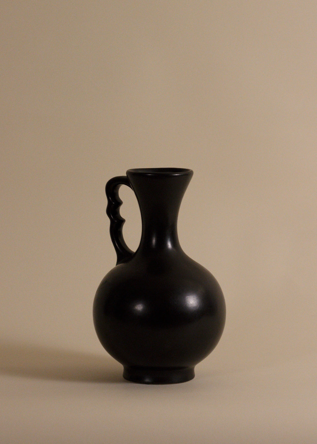 Red Wing Gunmetal Vase