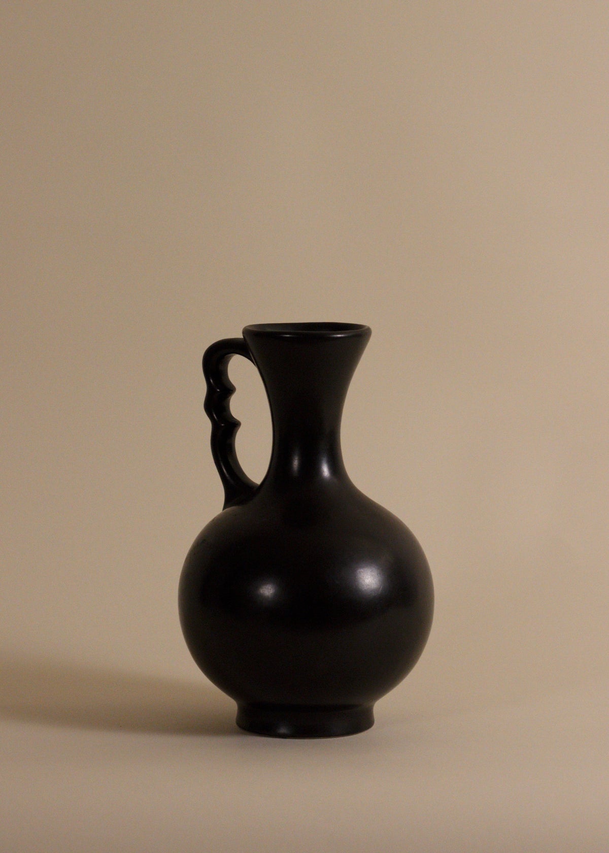 Red Wing Gunmetal Vase